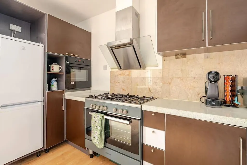 Spacious 4Bed House In London-20 Mins To Central Eltham Holiday home