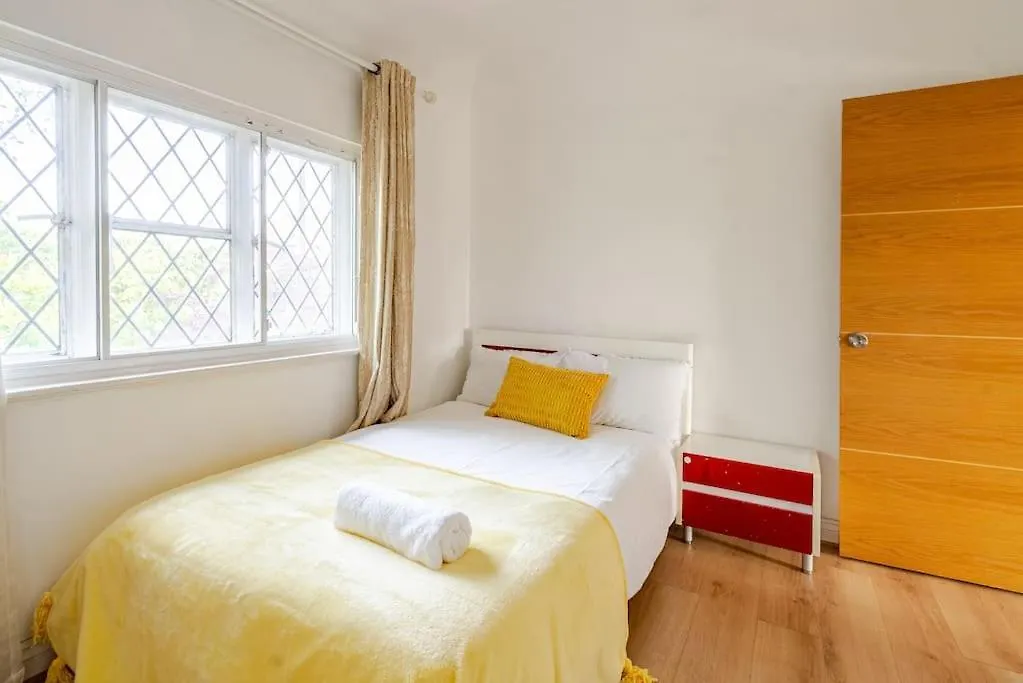Holiday home Spacious 4Bed House In London-20 Mins To Central Eltham