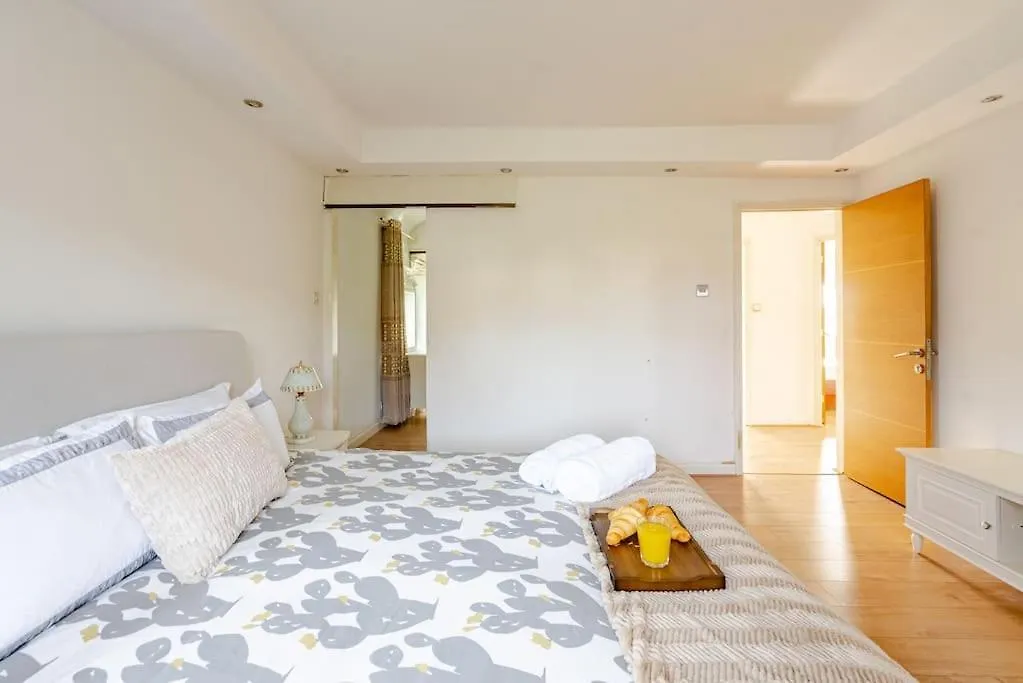 Holiday home Spacious 4Bed House In London-20 Mins To Central Eltham