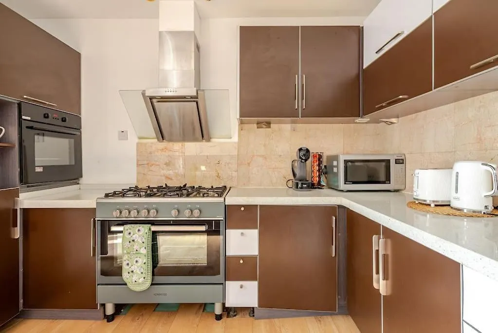 Spacious 4Bed House In London-20 Mins To Central Eltham Holiday home